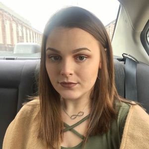 Meet your Posher, Devin